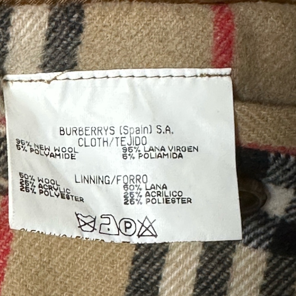 Burberry’s Coat - Picture 8 of 12